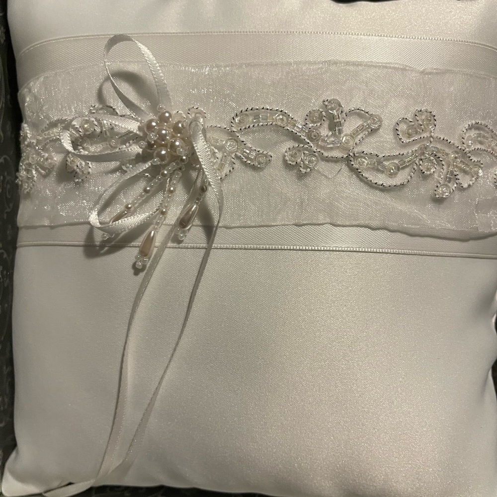 Ring pillow